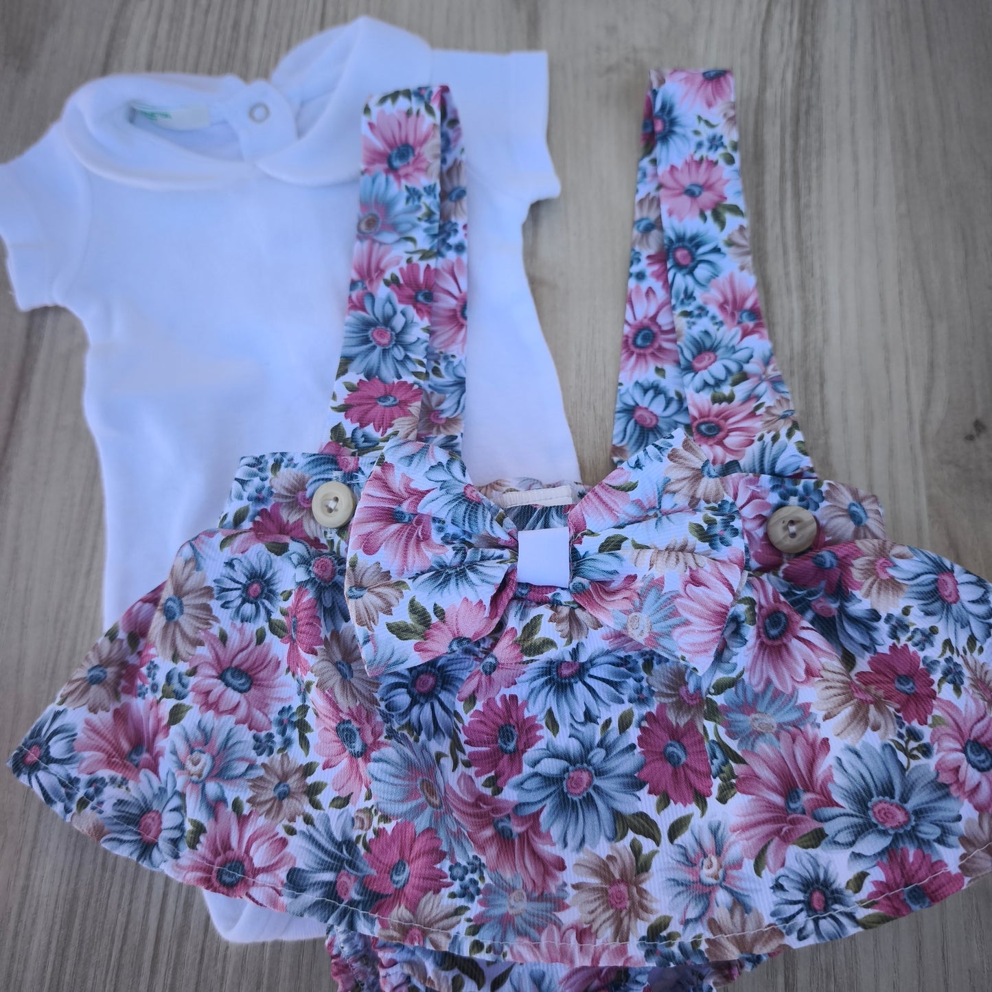 Conjunto de Body e Saia com Alças — Padrão Floral