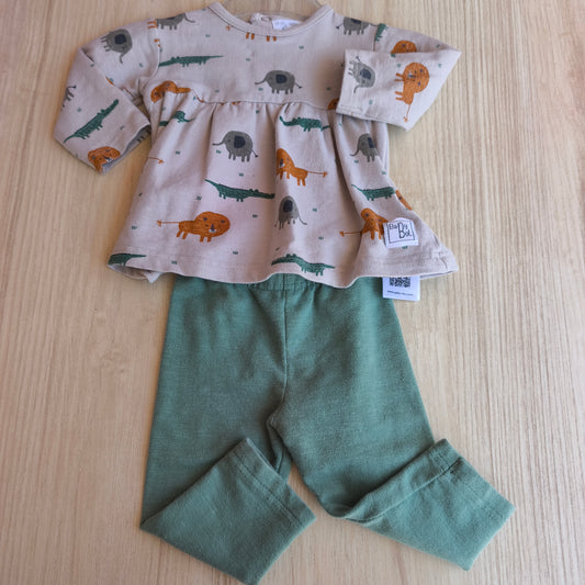 Conjunto Baby bol Túnica de Animais da Selva e Calças Verdes – 3 Meses (62 cm)