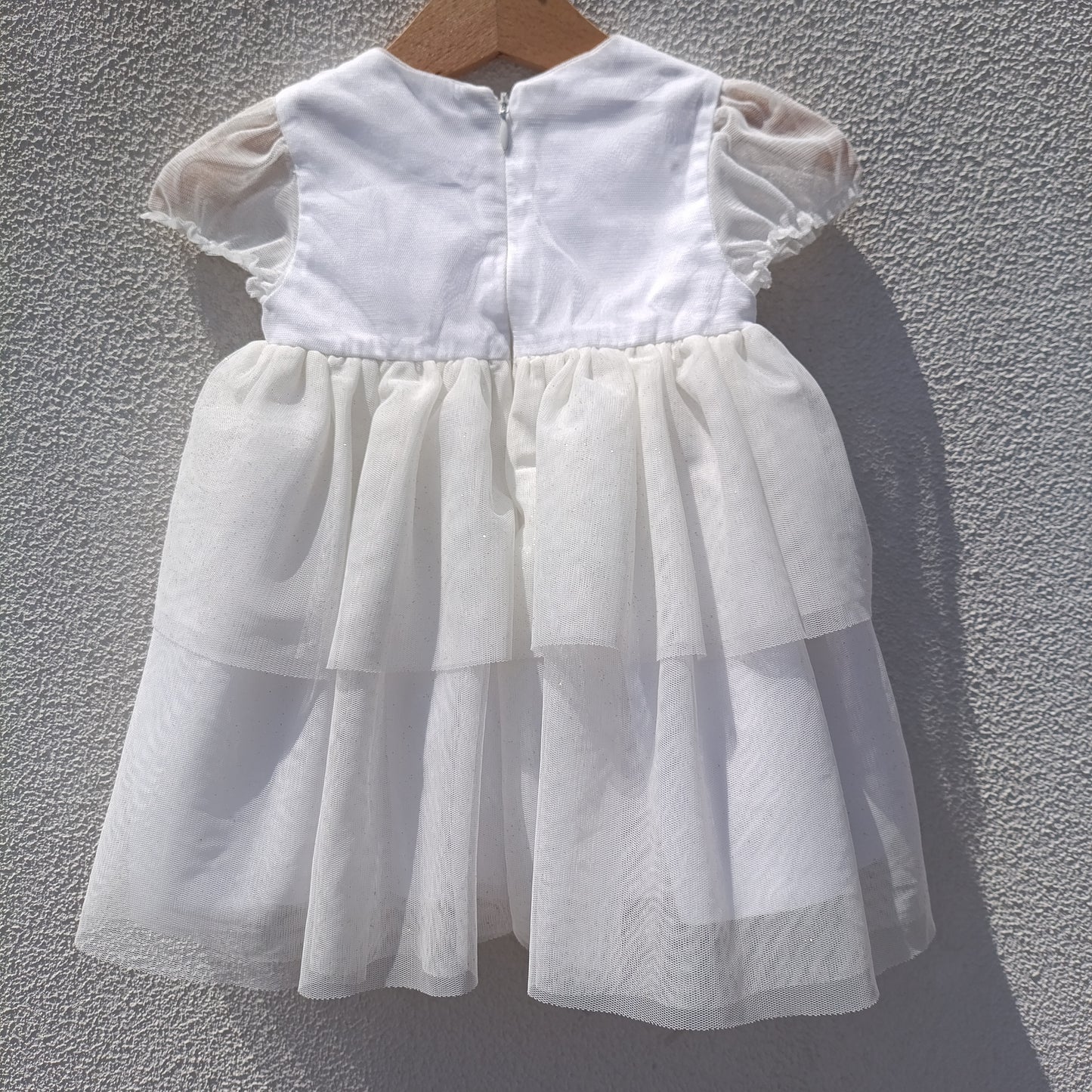 Vestido de Cerimónia Mayoral Newborn em Tule Branco com Faixa Champanhe – 12 Meses (80 cm)