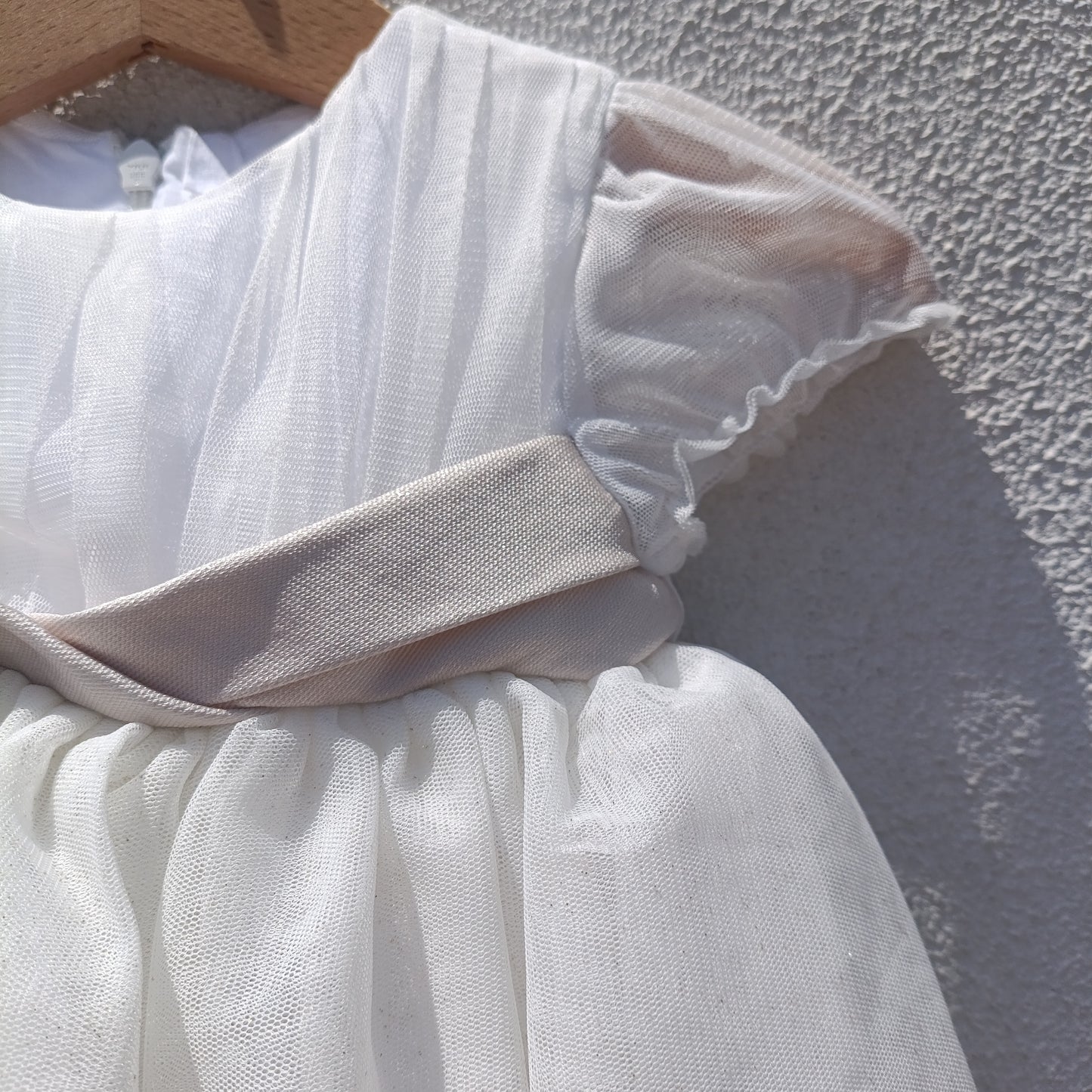 Vestido de Cerimónia Mayoral Newborn em Tule Branco com Faixa Champanhe – 12 Meses (80 cm)