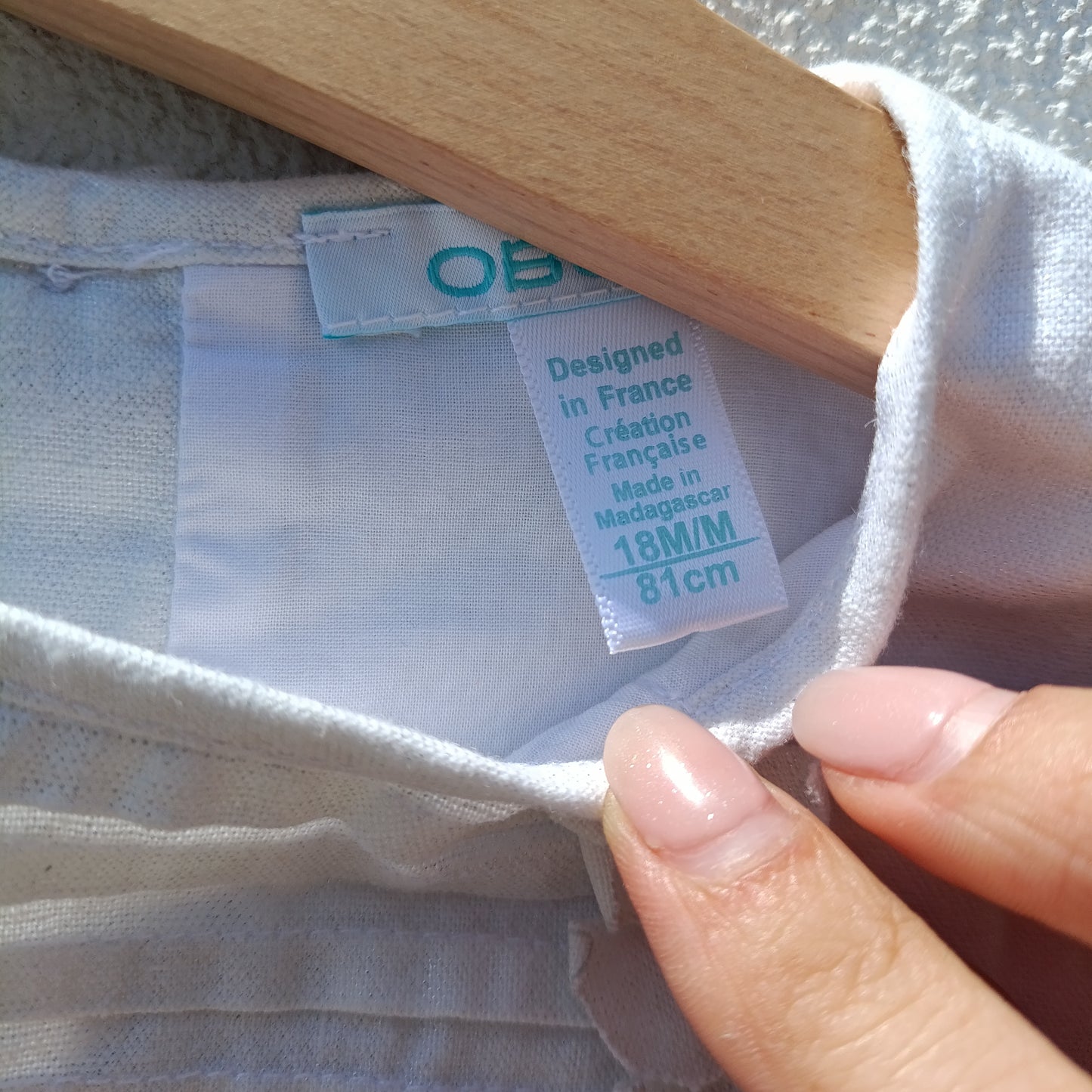 Vestido Branco Abalonado Obaïbi com Peitilha Trabalhada – 18 Meses (81 cm)