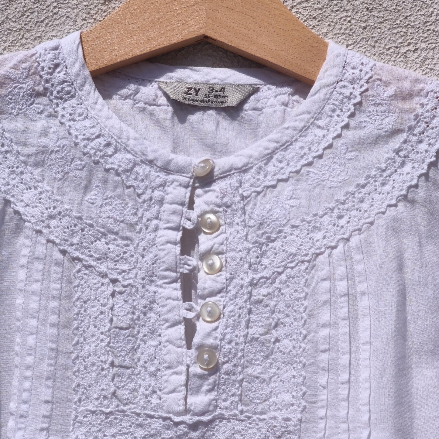 Blusa Branca Romântica com Rendados – ZY-3-4 Anos