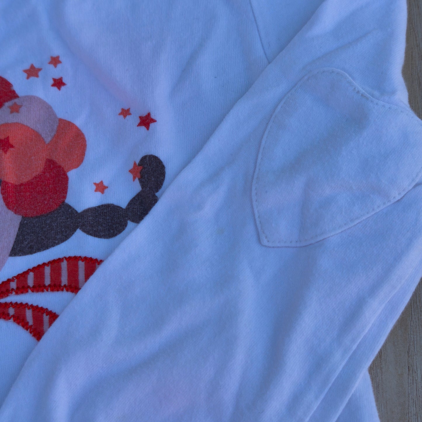 Camisola Vertbaudet Branca com Estampa "Menina de Boina" – 5 Anos (108 cm)