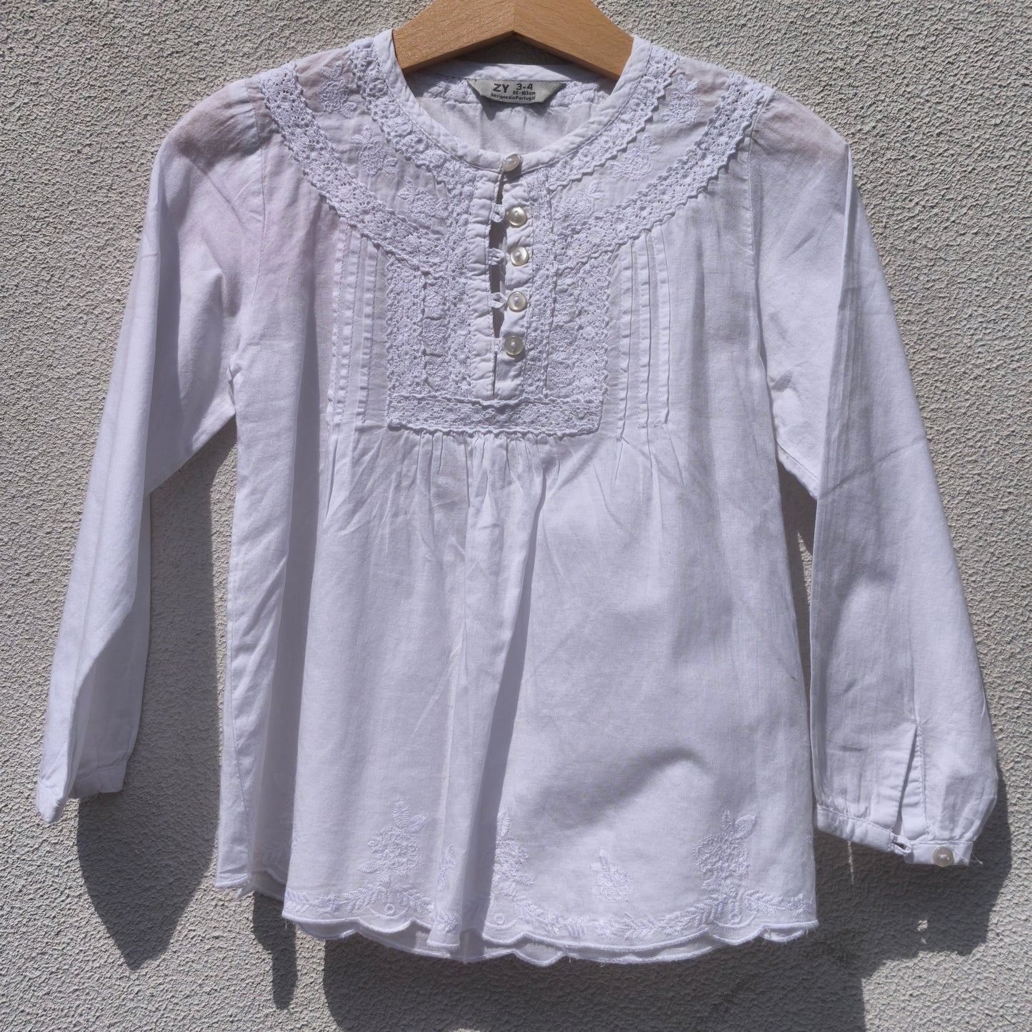 Blusa Branca Romântica com Rendados – ZY-3-4 Anos