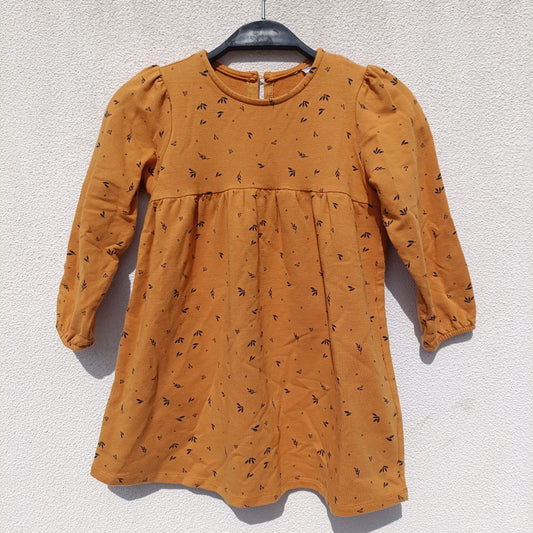 Vestido Mostarda de Manga Comprida com Padrão Folhas – 2 a 3 Anos (estimado)