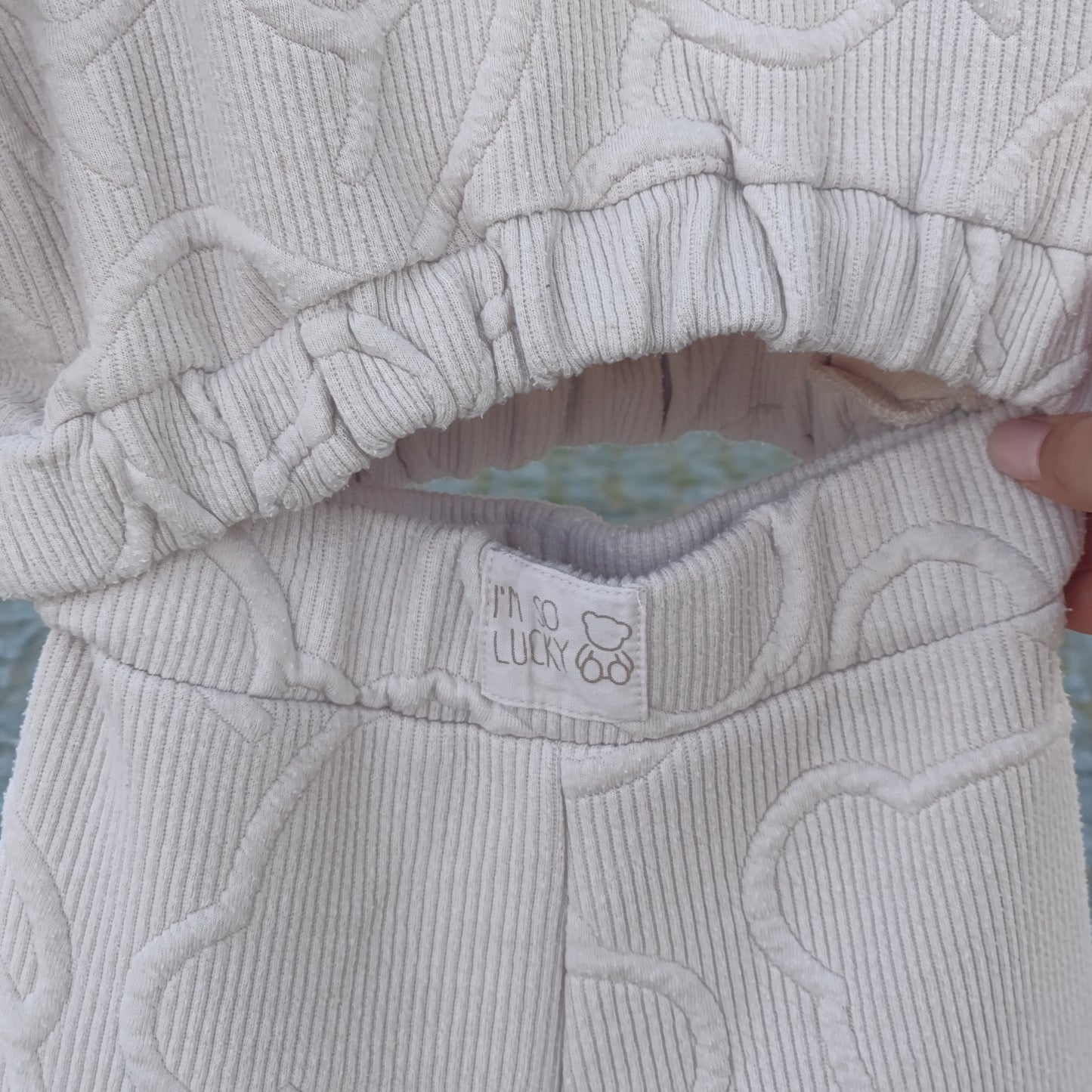 Conjunto de Camisola e Calças Mayoral Bege com Relevo de Ursos