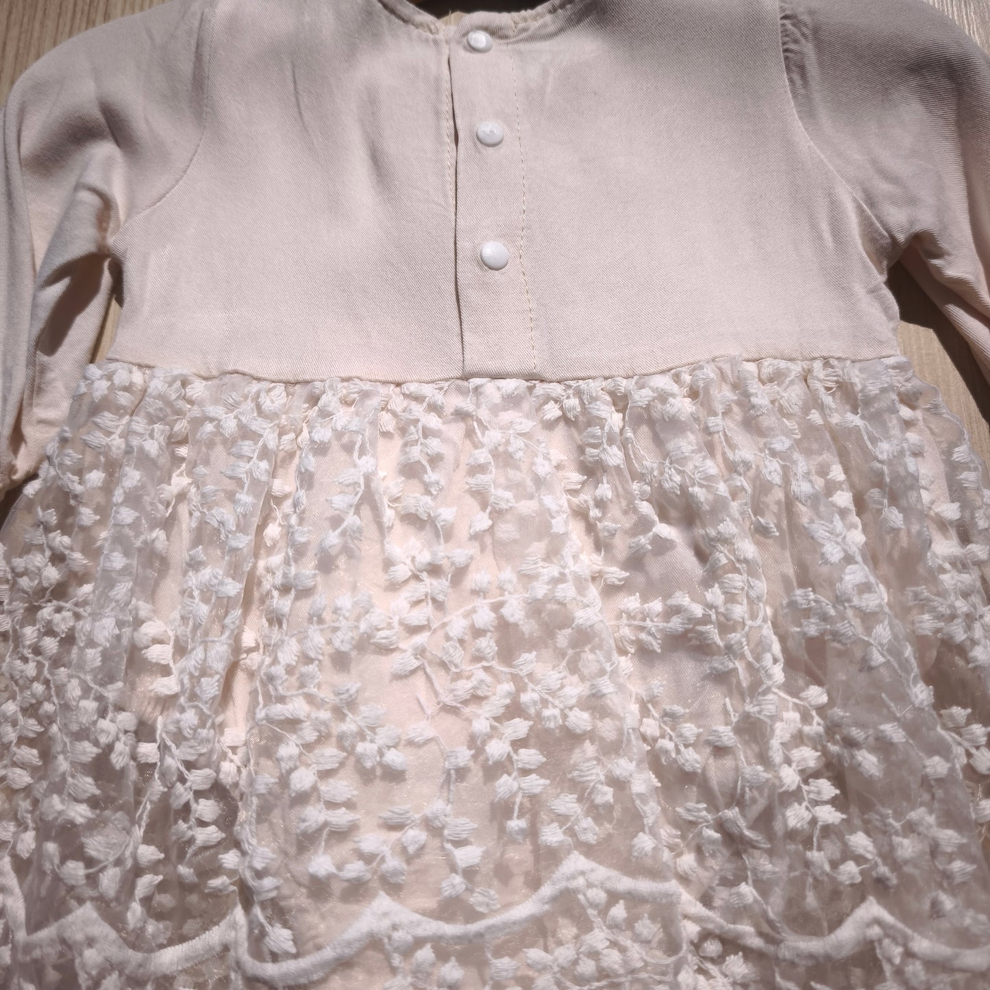 Vestido de Bebé em Tule Bordado
