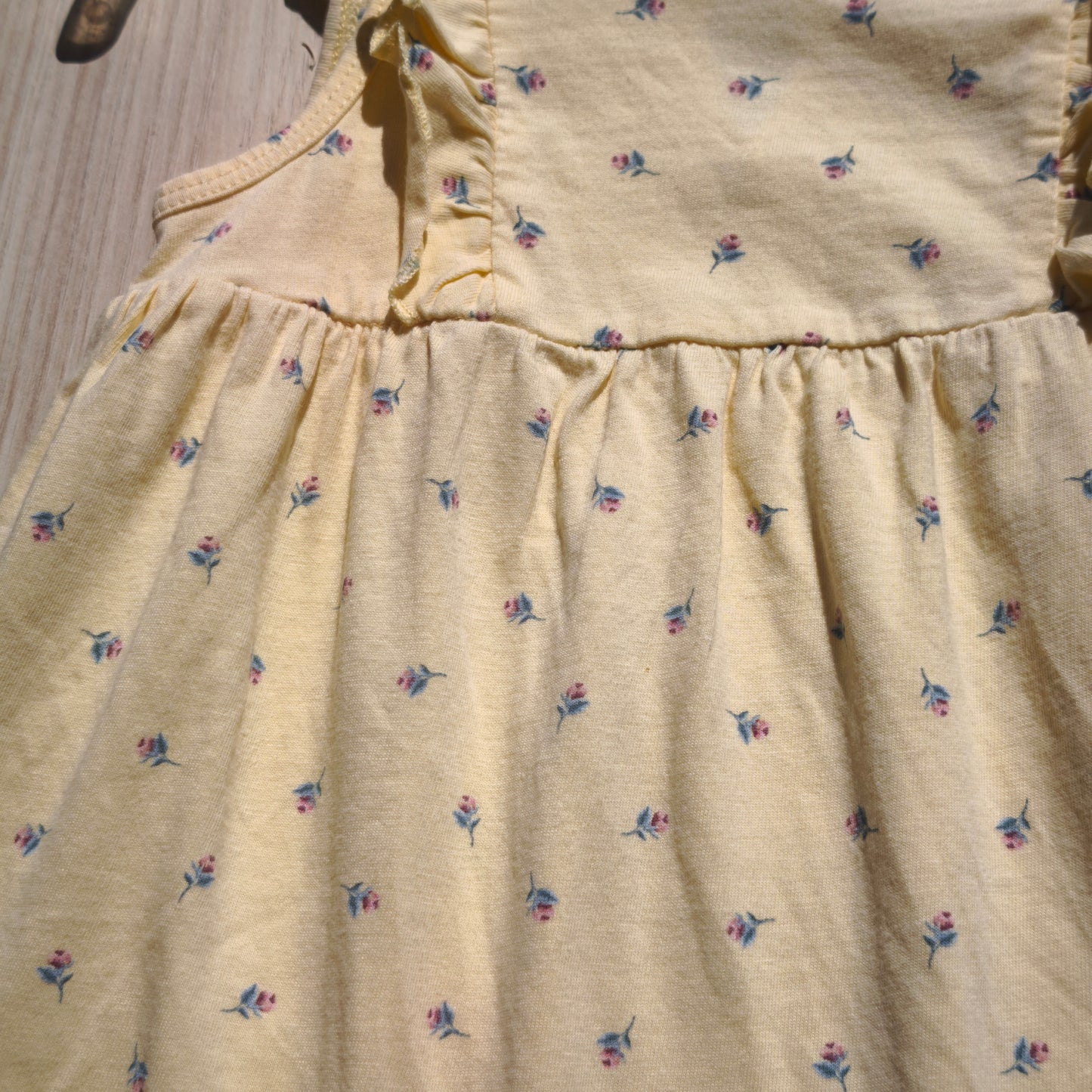Vestido de Alças Amarelo com Flores H&M