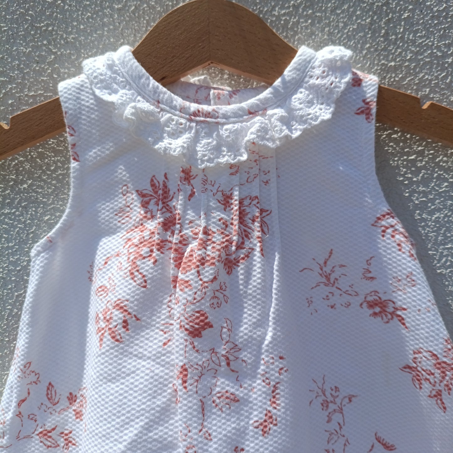 Vestido Zippy (ZY) Floral com Pormenores em Bordado Inglês – 1 a 3 Meses (55-61 cm)