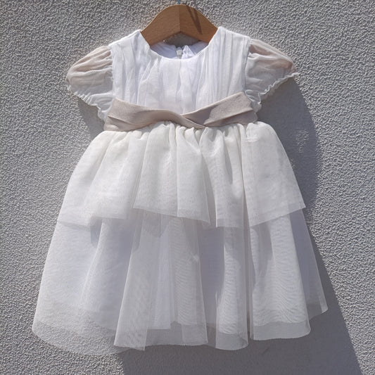 Vestido de Cerimónia Mayoral Newborn em Tule Branco com Faixa Champanhe – 12 Meses (80 cm)