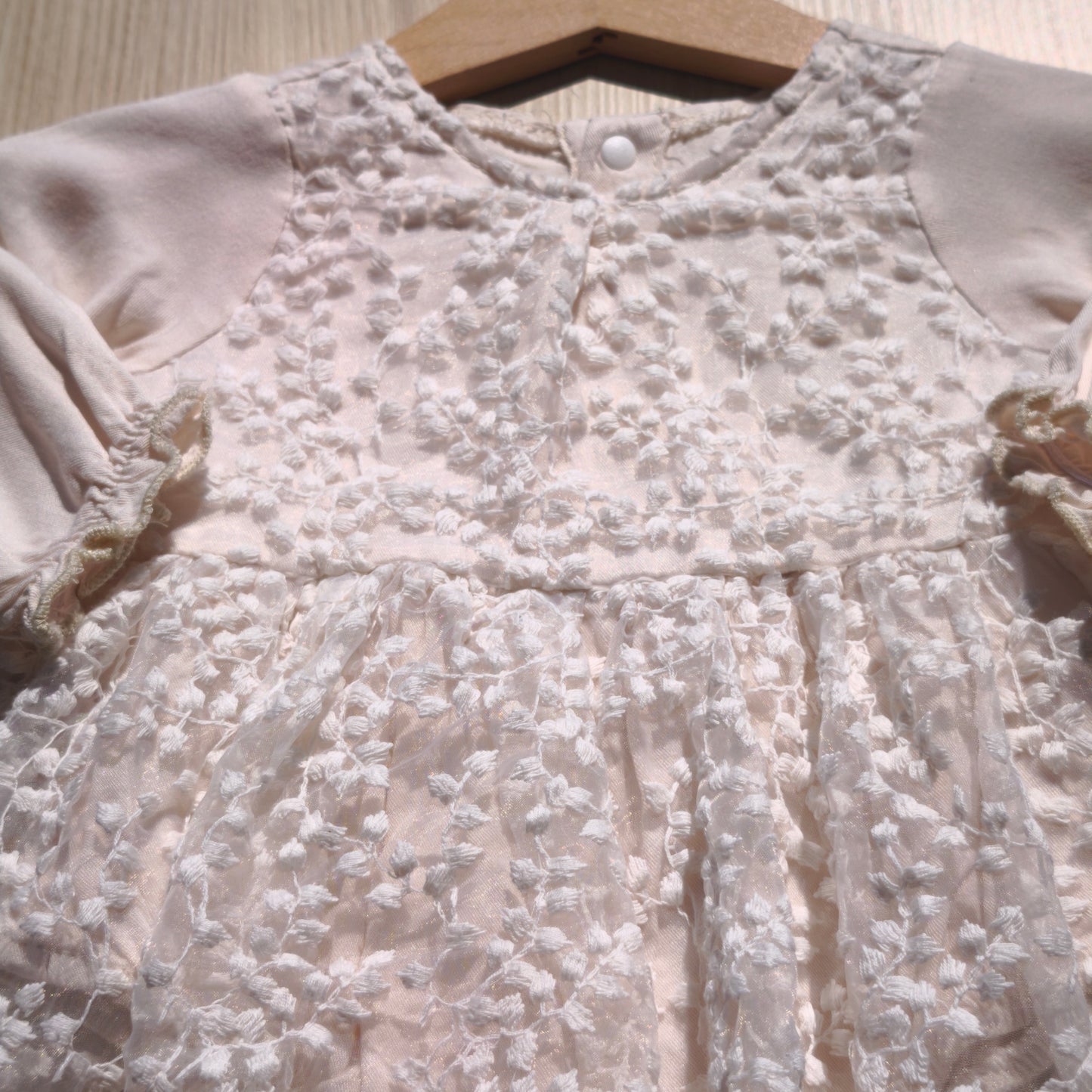 Vestido de Bebé em Tule Bordado