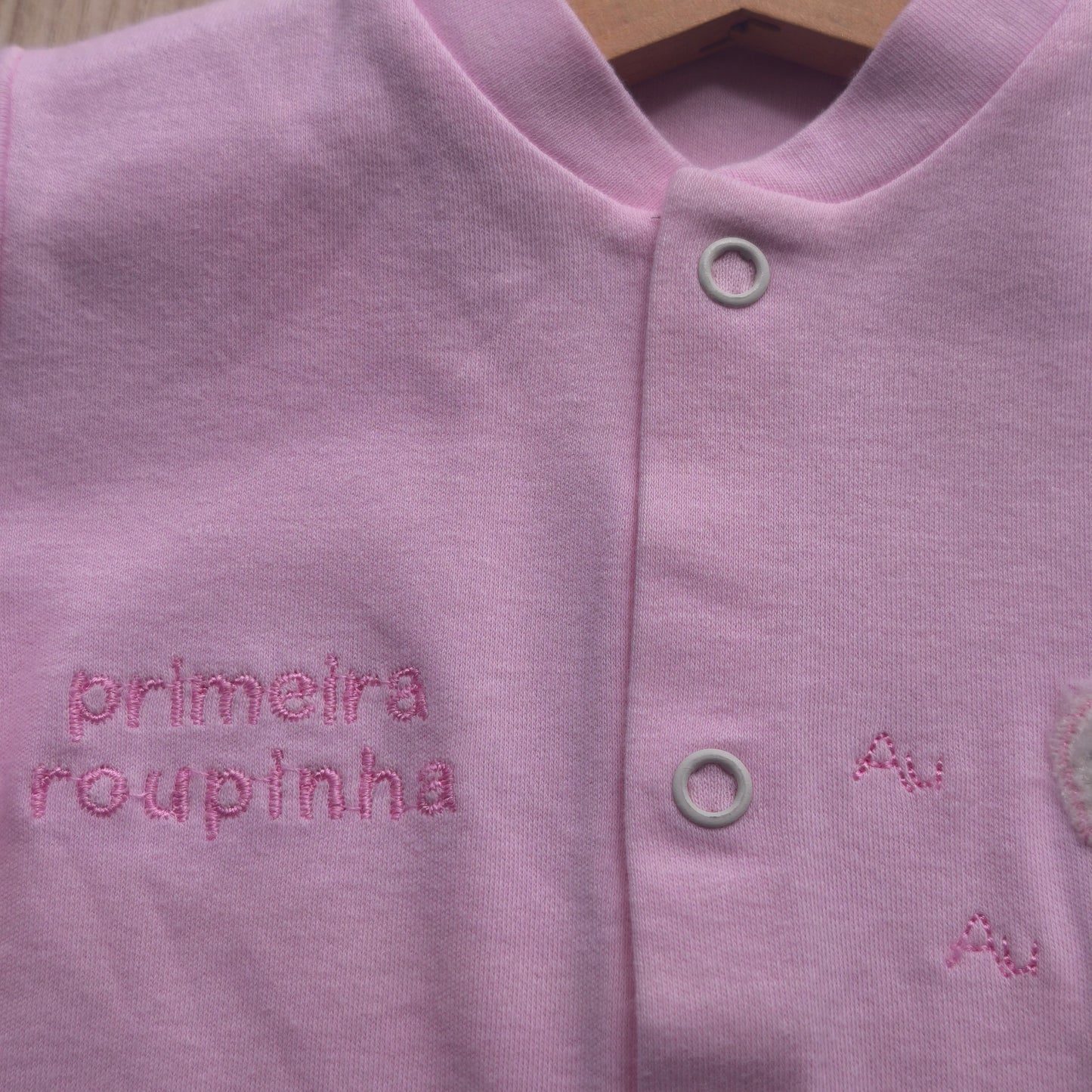 Babygrow "Primeira Roupinha" Rosa com Cãozinho
