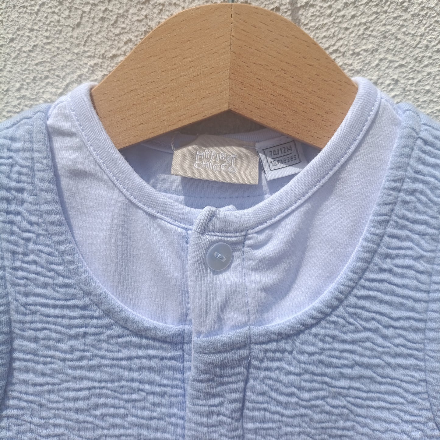 Fofo / Macacão Curto Chicco Azul-Bebé (Novo c/ Etiqueta) – 12 Meses (74 cm)
