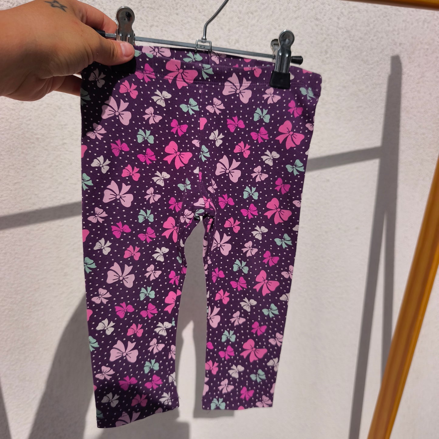 Leggings H&M Roxas com Padrão de Laços Coloridos – (Ajustar Tamanho)