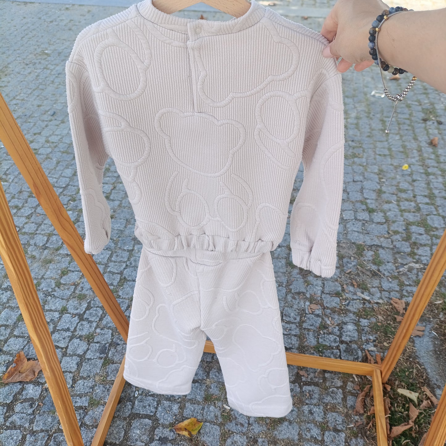 Conjunto de Camisola e Calças Mayoral Bege com Relevo de Ursos