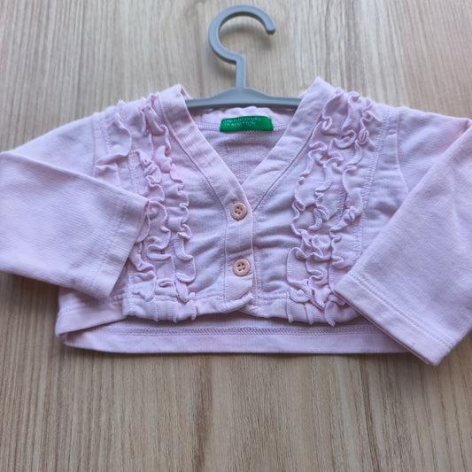 Casaco Benetton Rosa-Claro com Folhos Frontais tamanho aproximado 3-6 meses