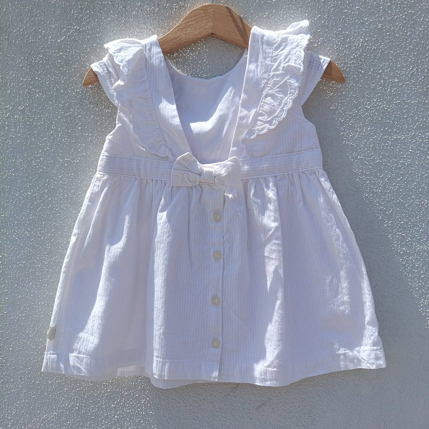 Vestido com Riscas Subtis (Branco/Rosa Suave) e Laço – [Sergent Major]