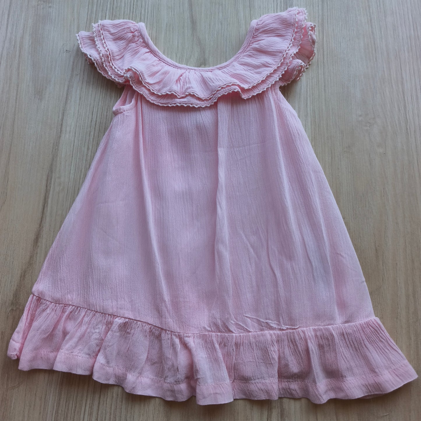 Vestido de Gaze Rosa com Folhos e Laço – ZY (Zippy)