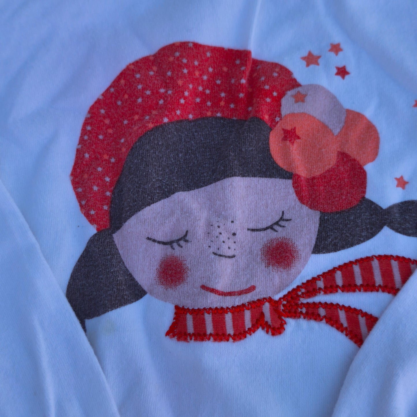 Camisola Vertbaudet Branca com Estampa "Menina de Boina" – 5 Anos (108 cm)