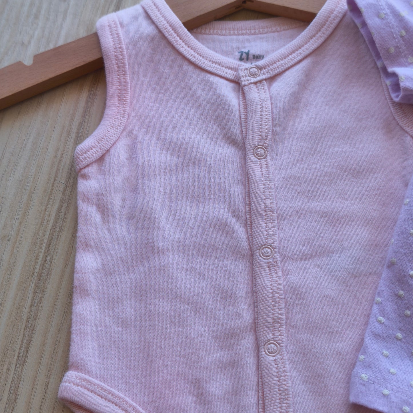 Conjunto de Verão Pekkle: T-shirt Nuvem Lilás e Body Rosa – 3 Meses