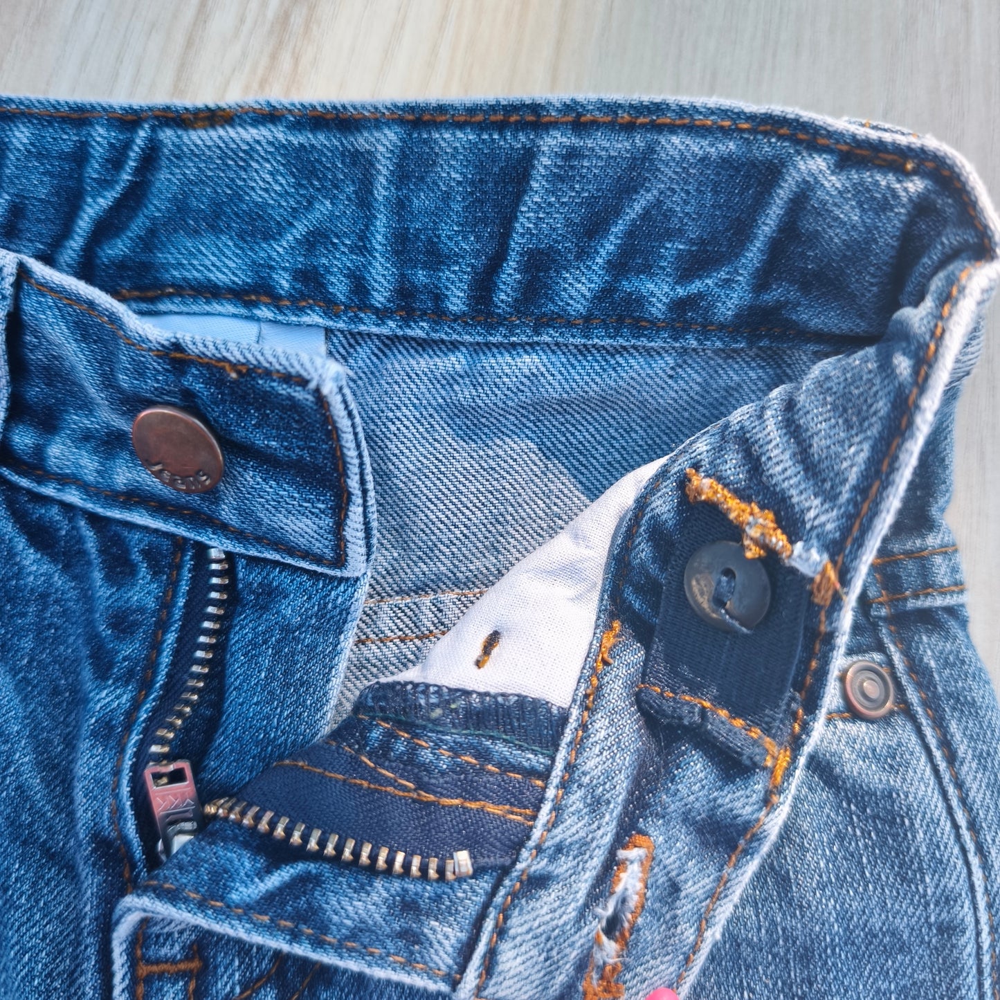 Calças Jeans com Efeito Desgastado. BW chic. 12 M