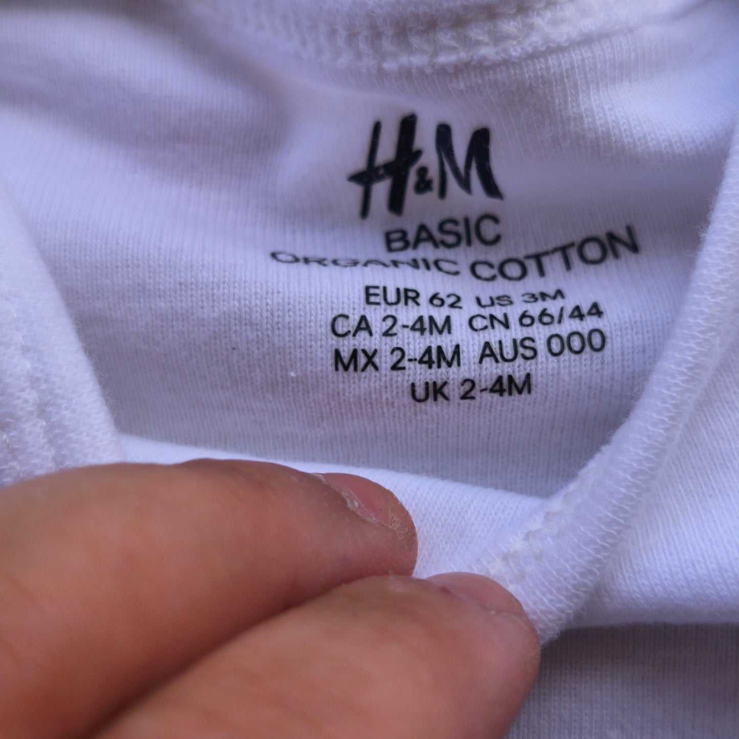 Conjunto de Bebé: Macacão Curto Lefties "Happy Thoughts" + Body Básico H&M