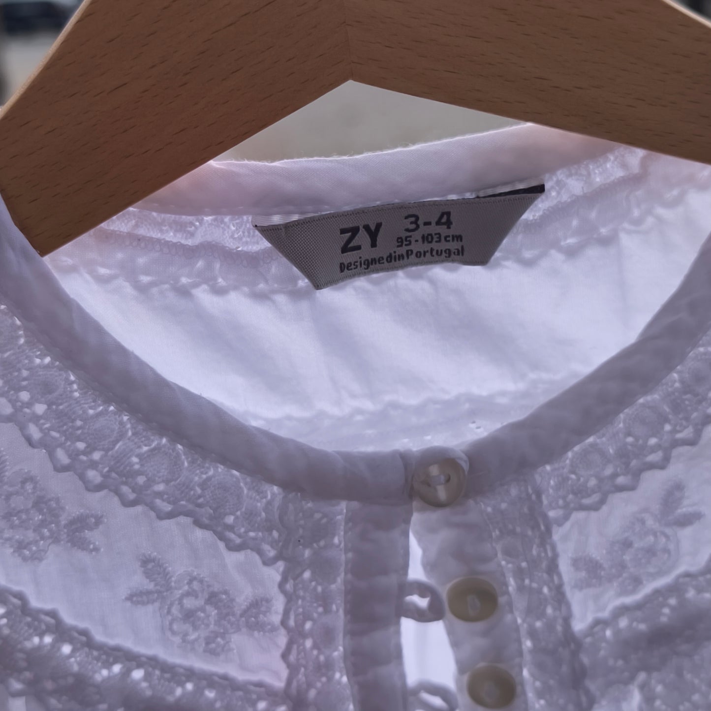 Blusa Branca Romântica com Rendados – ZY-3-4 Anos