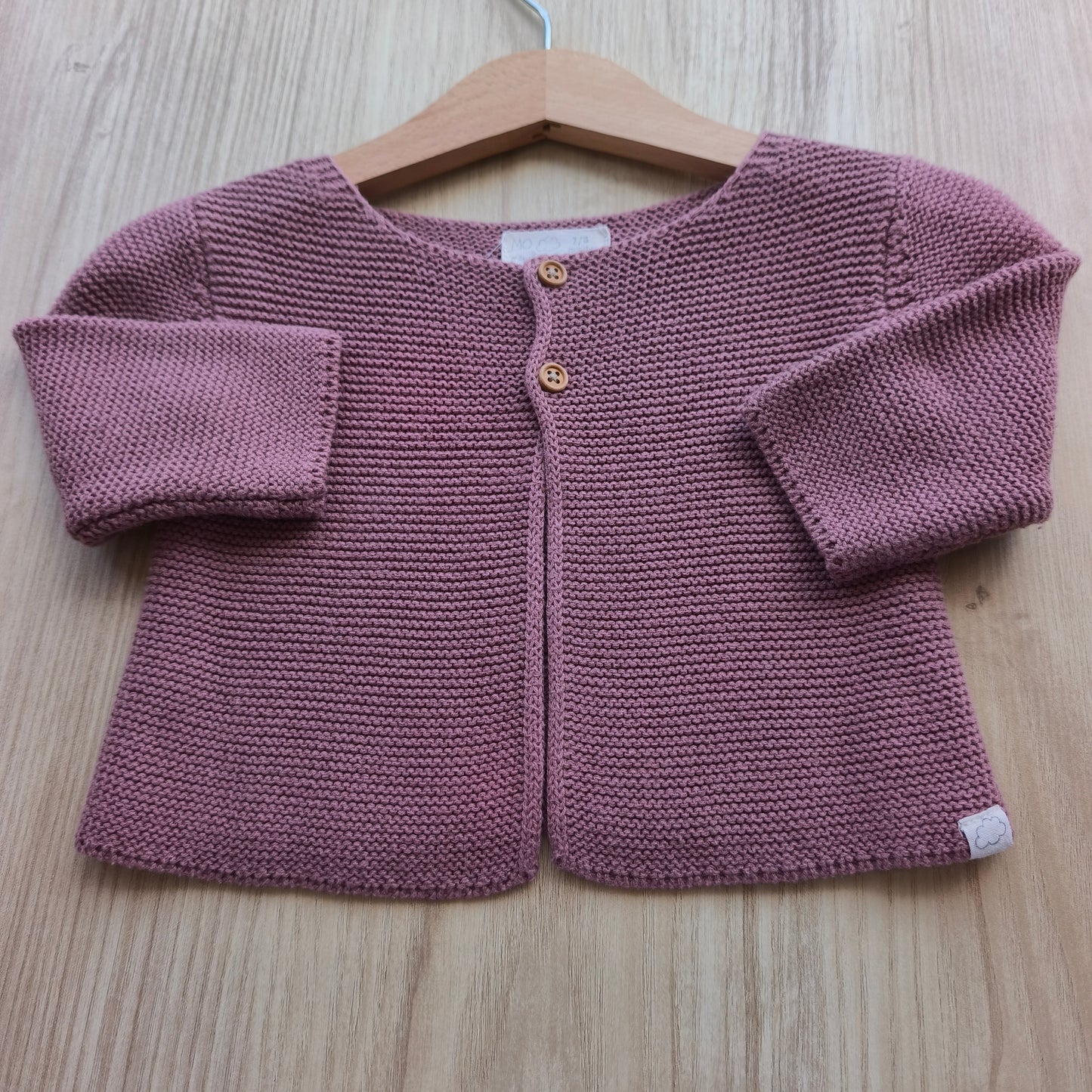 Casaco de Malha MO Kids Rosa-Velho com Botões Efeito Madeira – 1-3 Meses (56-62 cm)
