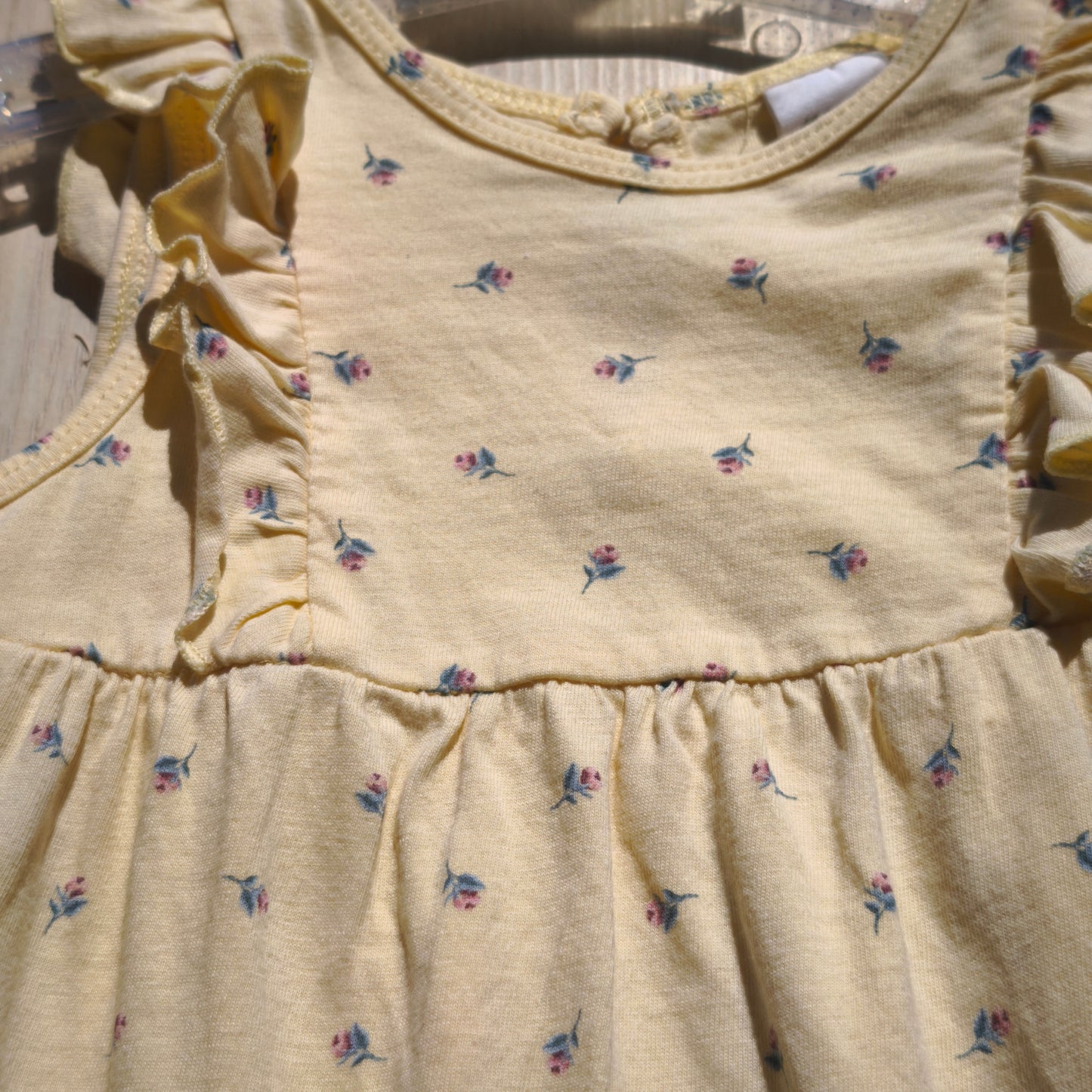 Vestido de Alças Amarelo com Flores H&M