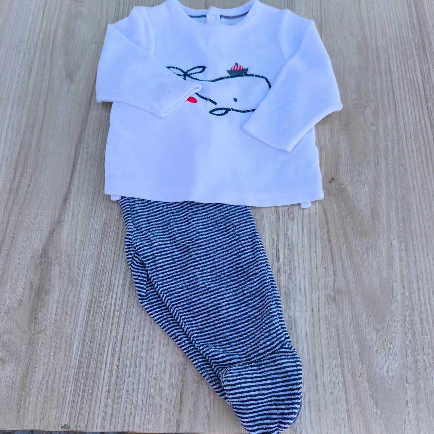 Pijama de 2 Peças Obaïbi em Veludo com Baleia – 12 Meses (74 cm)