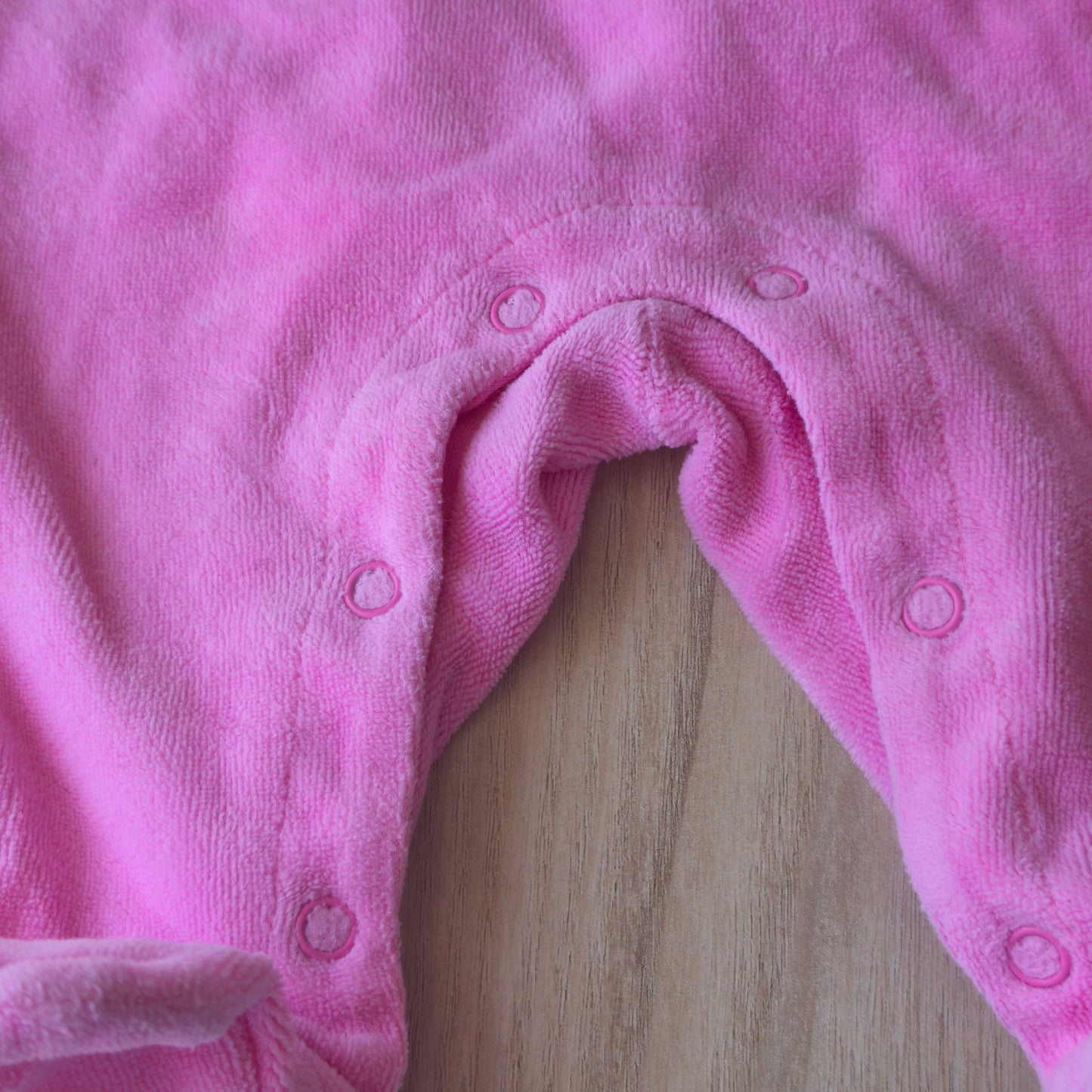 Babygrow de Veludo Rosa "Big Hug" – Prénatal