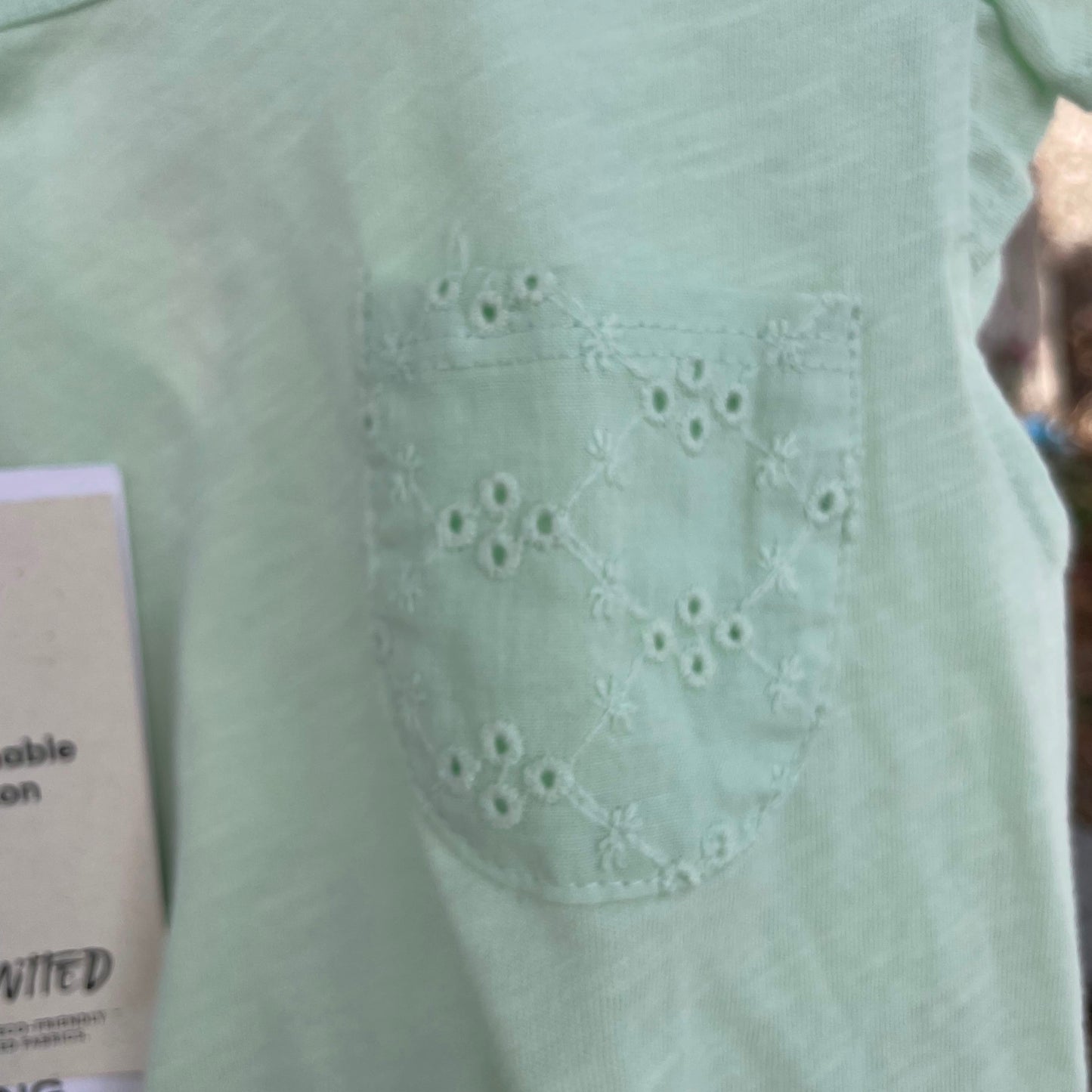 T-Shirt Verde Menta com Folhos e Bordado Inglês - Mango Kids 2-3 anos